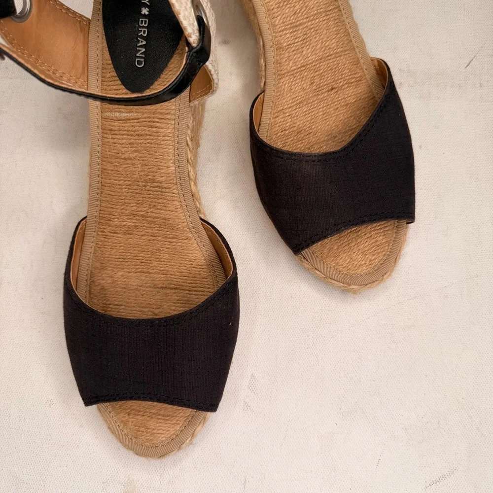 Lucky Brand wedge sandals black and tan canvas